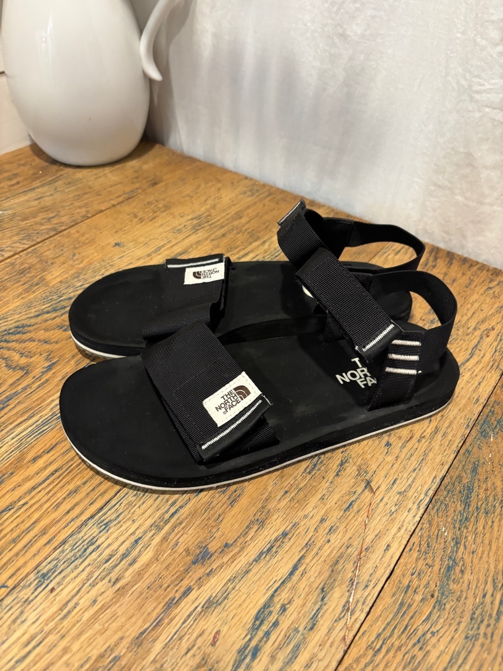 THE NORTH FACE Women’s Black Sport Sandals Size 10
